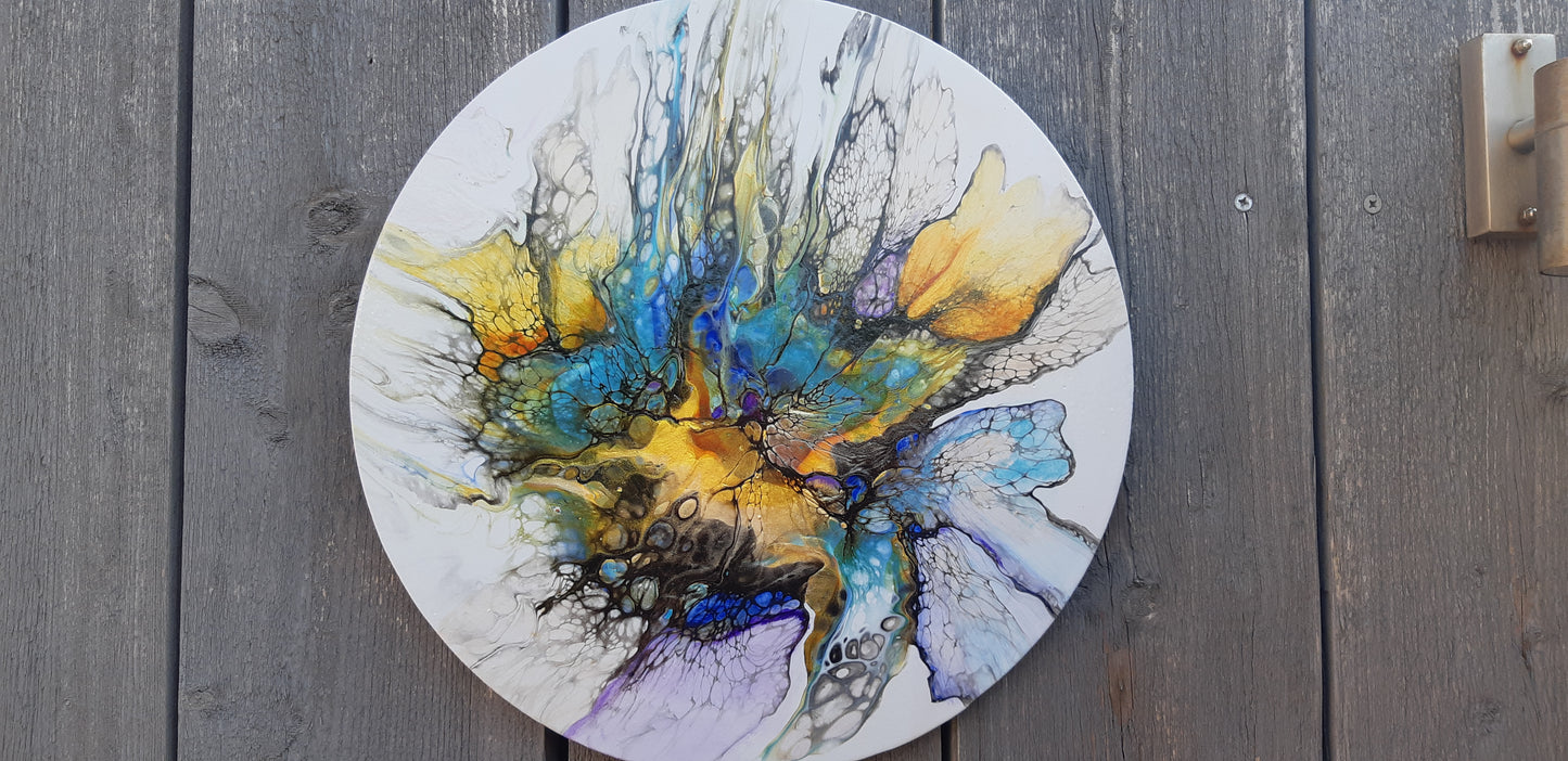 Gedeconstrueerde bloem op rond canvas