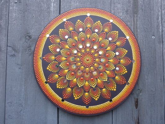 Handgemaakte mandala met spiegeltjes